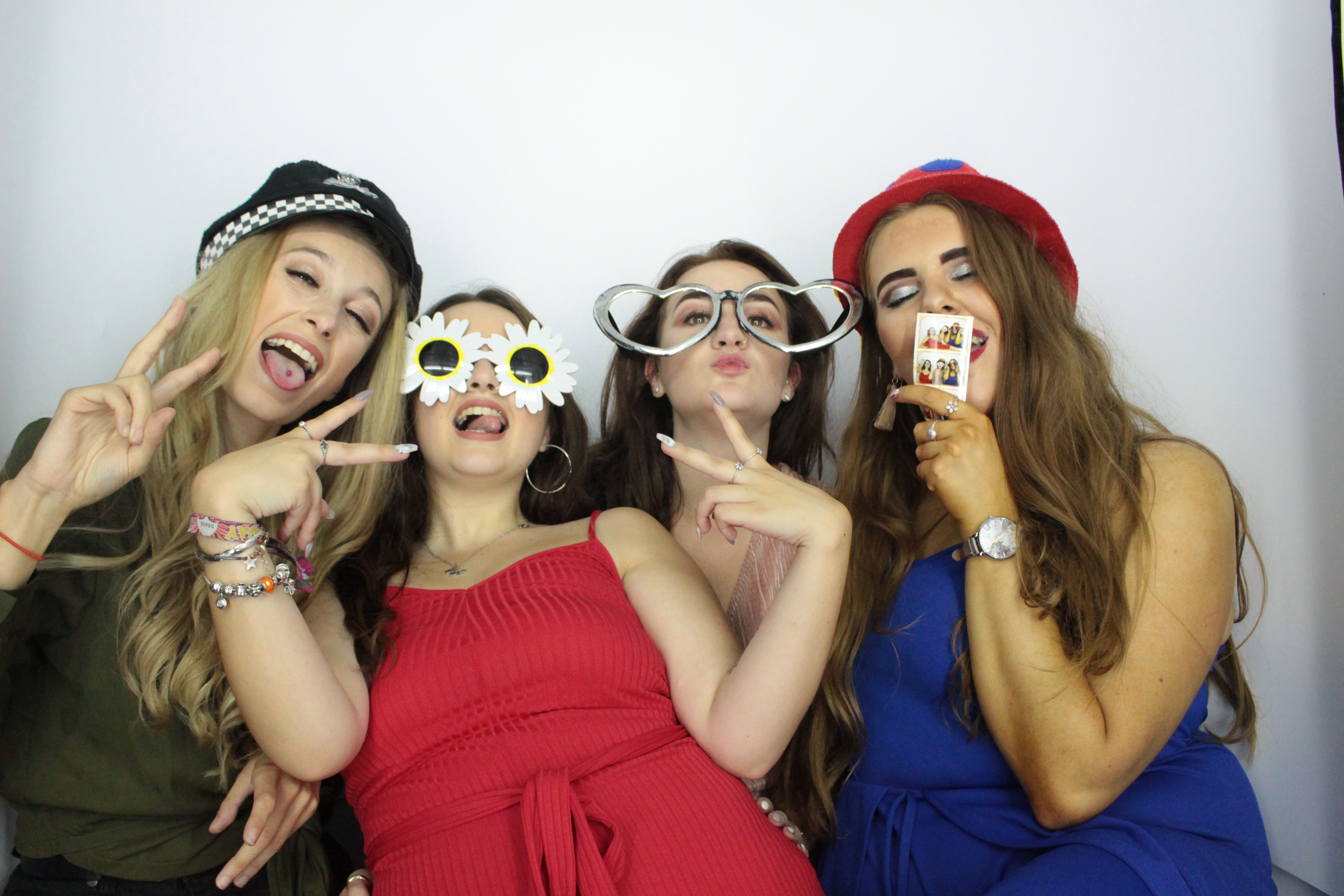 Martin & Colleen’s Joint 50th | View more photos from the event at gallery.myphotoboothexperience.co.uk/u/MyPhotoBoothExperienceLtd/Martin-Colleen’s-Joint-50th